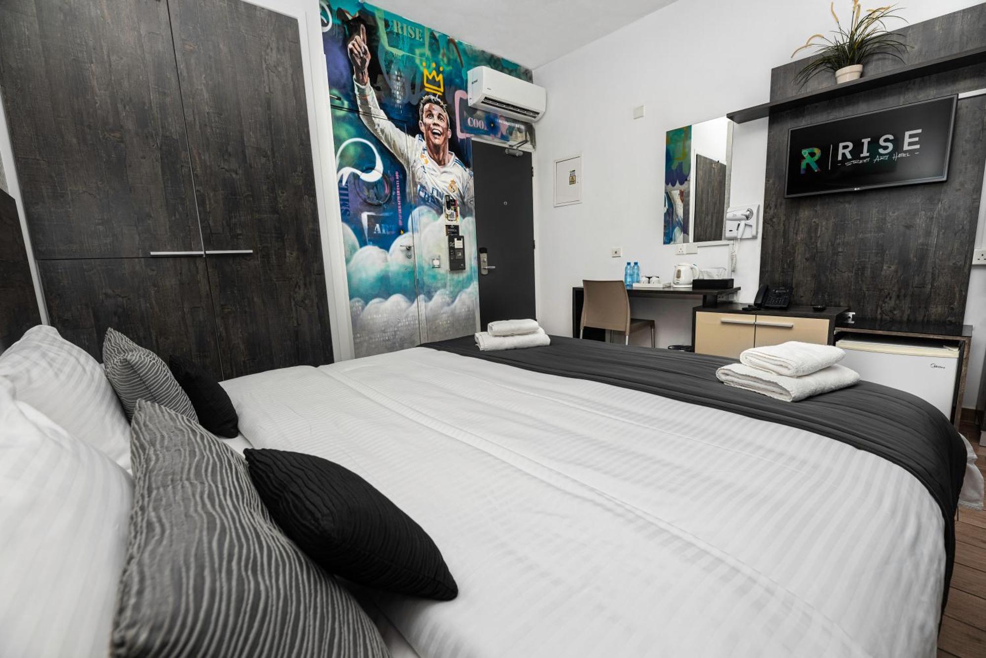 Rise Street Art Hotel Larnaca Buitenkant foto
