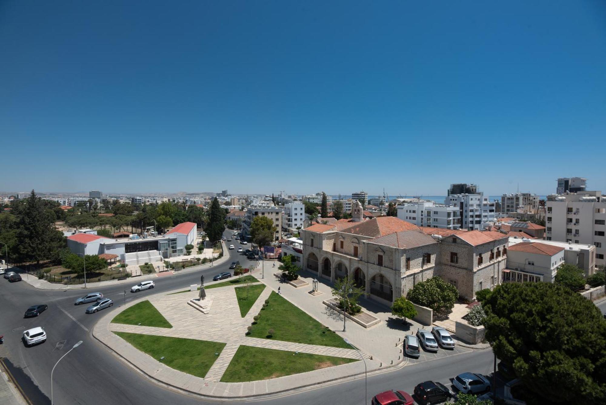Rise Street Art Hotel Larnaca Buitenkant foto